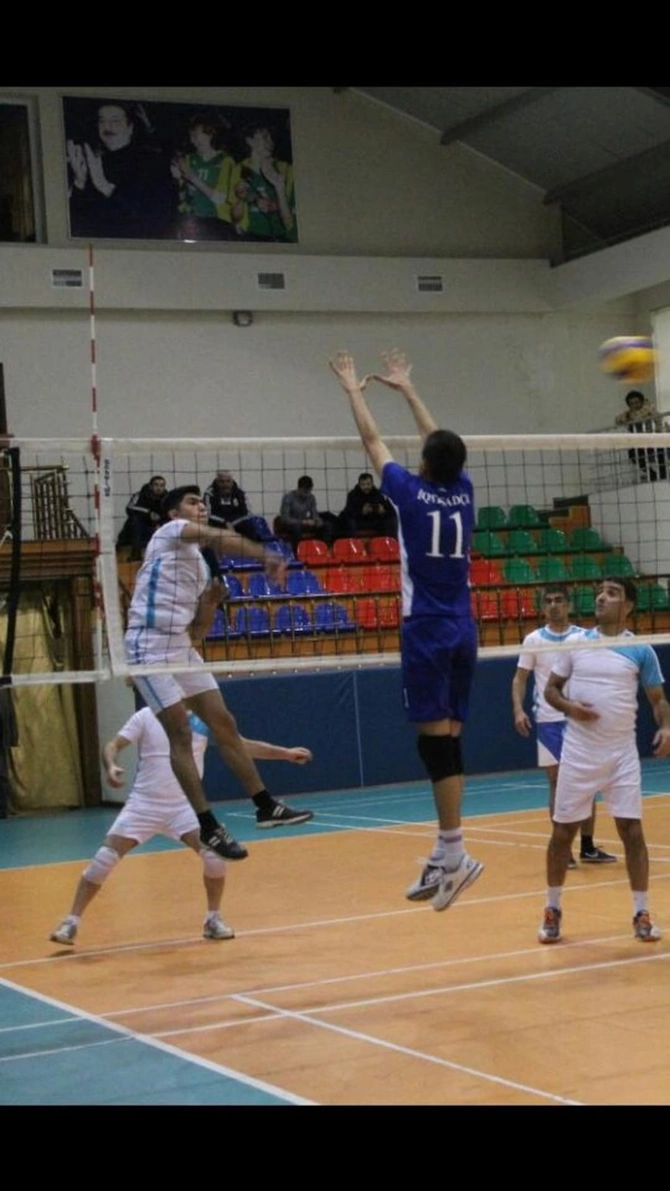 Azərbaycanda voleybolçu intihar etdi — FOTO Azərbaycanda voleybolçu intihar etdi — FOTO