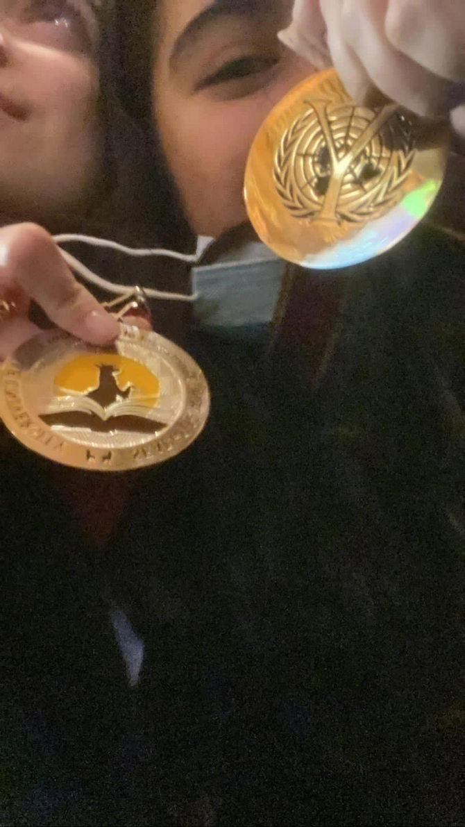 Oxbridge Akademiyasının şagirdləri Azərbaycana 6 qızıl, 15 gümüş medalla qayıdır — FOTO/VİDEO