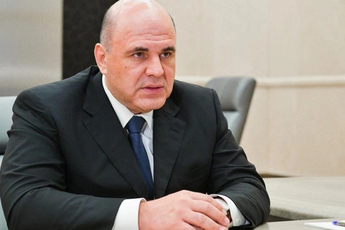 Mişustin Fəxri xiyabanı və Şəhidlər xiyabanını ziyarət edib