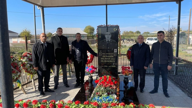Salyanda Vətən müharibəsi şəhidi Əlisahib Ələkbərov anılıb — FOTO Salyanda Vətən müharibəsi şəhidi Əlisahib Ələkbərov anılıb — FOTO