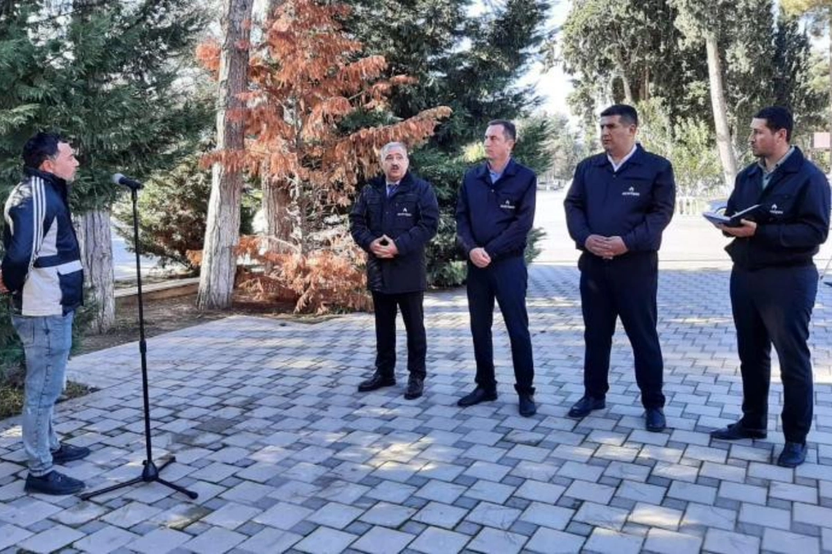 Salyan sakinləri müraciətlərini “Açıq mikrofon”da səsləndirdilər — FOTO