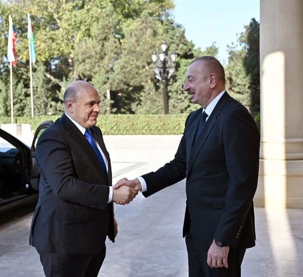 İlham Əliyevin Rusiya Hökumətinin sədri ilə geniş tərkibdə görüşü olub — YENİLƏNİB (FOTO)