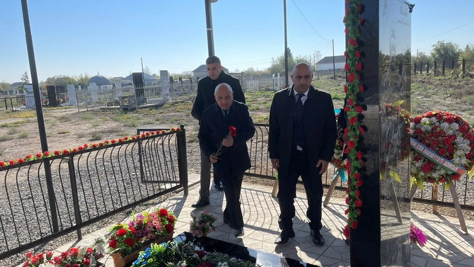 Salyanda Vətən müharibəsi şəhidi Əlisahib Ələkbərov anılıb — FOTO Salyanda Vətən müharibəsi şəhidi Əlisahib Ələkbərov anılıb — FOTO