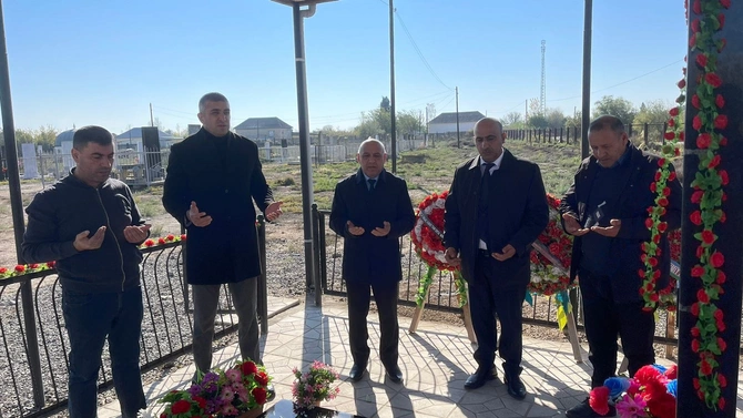Salyanda Vətən müharibəsi şəhidi Əlisahib Ələkbərov anılıb — FOTO Salyanda Vətən müharibəsi şəhidi Əlisahib Ələkbərov anılıb — FOTO