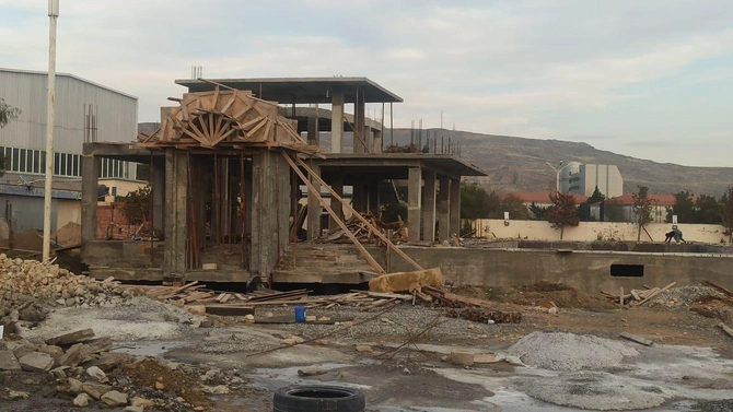 Bir sıra binaların tikintisi dayandırılıb — FOTO/VİDEO