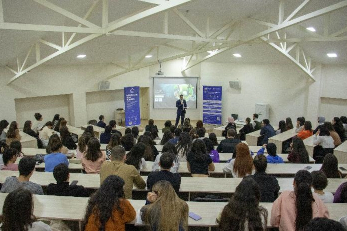 Beynəlxalq CİS Günü ilə bağlı tədbir keçirildi — FOTO