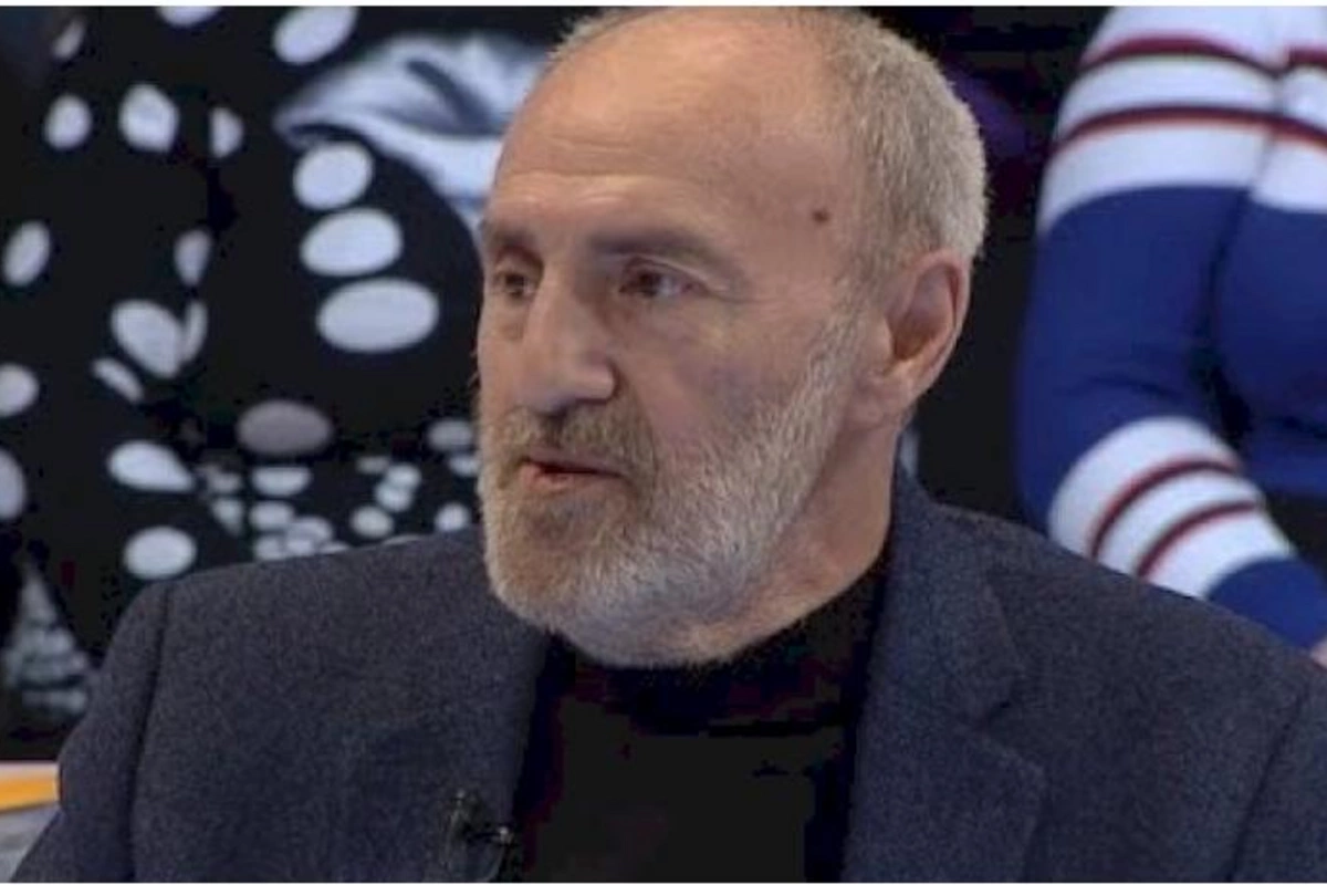 Deyib ki, qızımın yaxşı fiqurası var, amma heyf ki qızımdır... — Akif İslamzadə