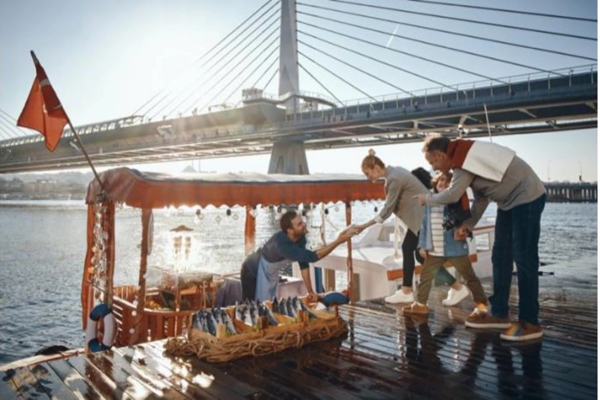 İstanbulun bənzərsiz dəniz məhsullarının dadına baxın — FOTO