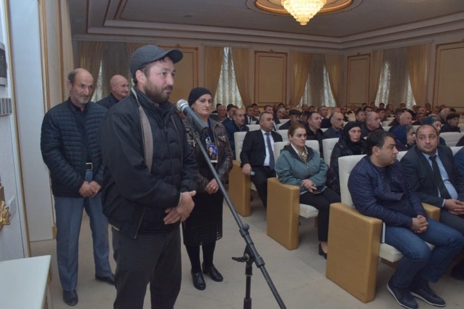 Vahid Əhmədov Qubada şəhid ailələri ilə görüşdü — FOTOLAR Vahid Əhmədov Qubada şəhid ailələri ilə görüşdü — FOTOLAR