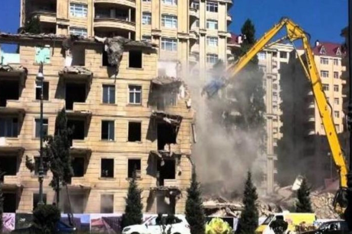 Bakının daha bir ünvanında böyük söküntü başlayıb — VİDEO