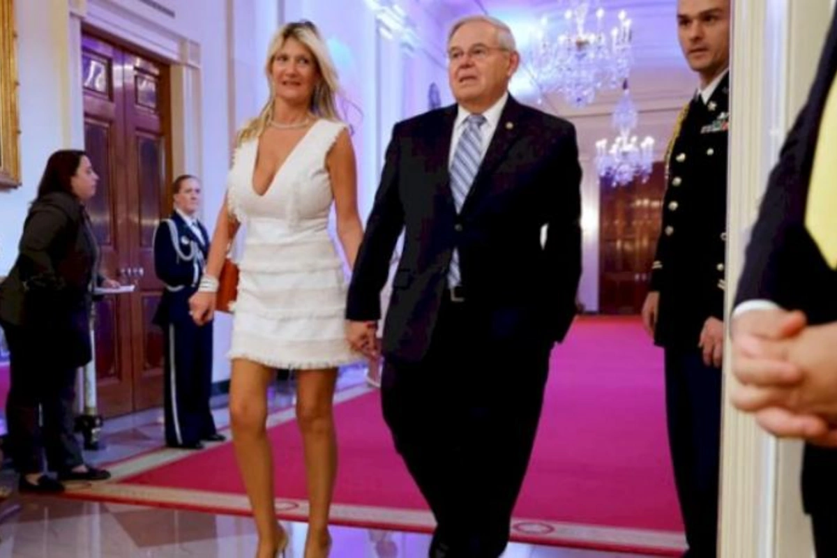 Ermənilərin maliyyələşdirdiyi senatorun erməni arvadı haqda maraqlı fakt
