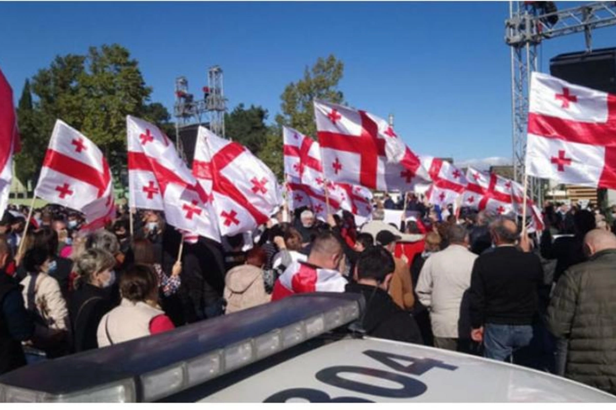 Saakaşvilinin müalicəsini tələb edirlər — Gürcüstanda aksiya
