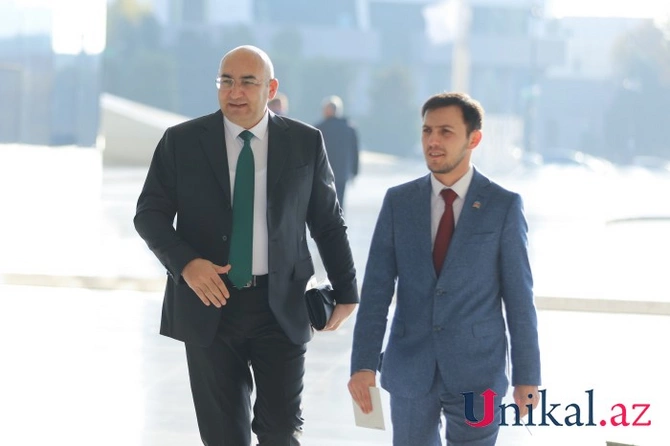 Müxalif partiya sədrləri YAP-ın 30 illik yubileyinə qatıldı — FOTOLAR
