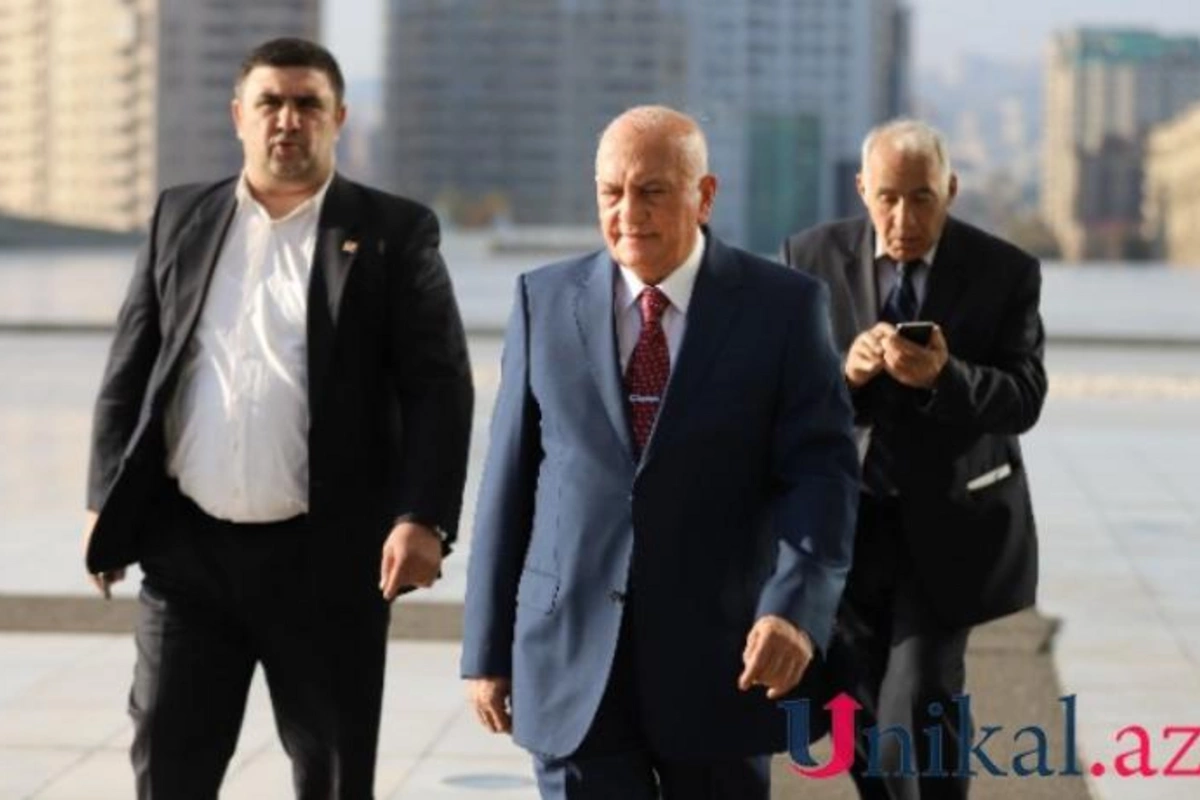 Müxalif partiya sədrləri YAP-ın 30 illik yubileyinə qatıldı — FOTOLAR