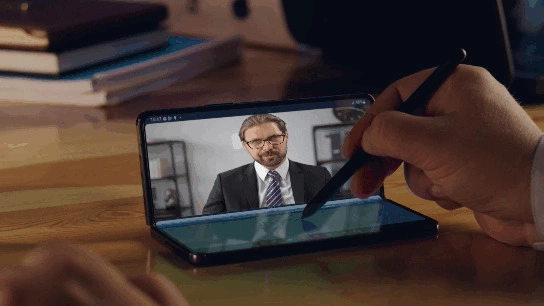 Əlavə heç bir şey: Galaxy Z Fold4 həyatımızı necə asanlaşdırır (və rəngarəng edir)?
