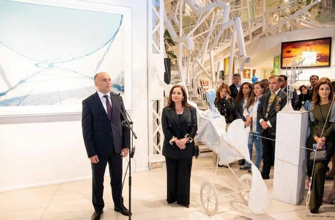 Nazir Anar Kərimov dövlət vəsaitlərini belə mənimsəyir — Şəhərin mərkəzində xanımına 3 milyonluq ofis alıb (FAKTLAR)