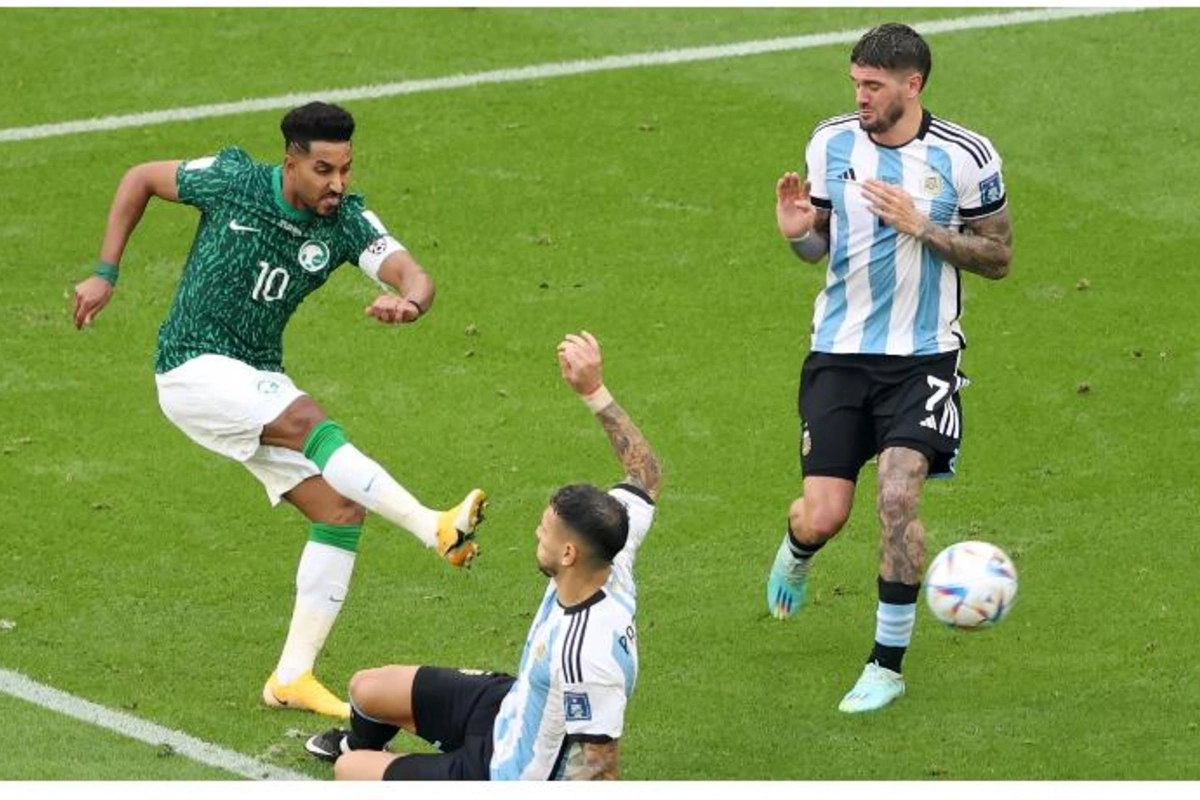 Qətərdə ilk sensasiya: Messi qol vurdu, Argentina ərəblərə uduzdu (VİDEO)