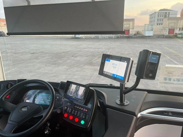 Bakıya 12 metrlik avtobuslar gətirildi — FOTO/VİDEO Bakıya 12 metrlik avtobuslar gətirildi — FOTO/VİDEO
