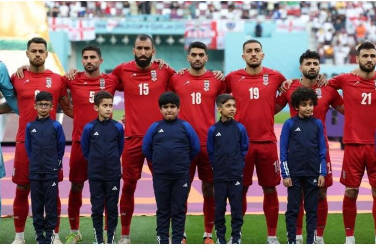 İran dövlət televiziyası futbolçuların himni oxumamasını efirə verməyib