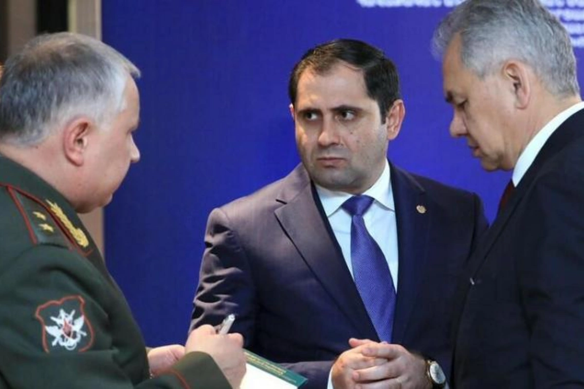 Papikyan və Şoyqu müdafiə sahəsində əməkdaşlığı müzakirə etdilər