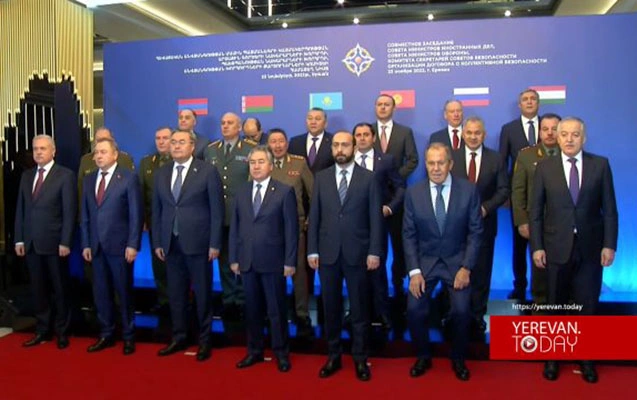 Lavrov İrəvanda fotoqrafla DALAŞDI — FOTO