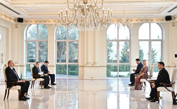 İlham Əliyev Moldovanın ölkəmizə yeni təyin olunan səfirini qəbul etdi — YENİLƏNİB (FOTO) İlham Əliyev Moldovanın ölkəmizə yeni təyin olunan səfirini qəbul etdi — YENİLƏNİB (FOTO)