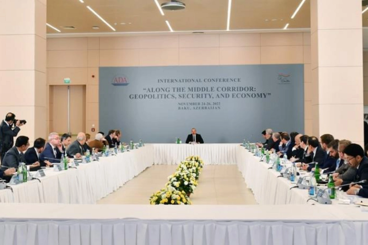 Prezident: Azərbaycanın əlverişli coğrafi mövqeyi əlaqələrin qurulmasında mühüm rol oynamaq imkanı verir