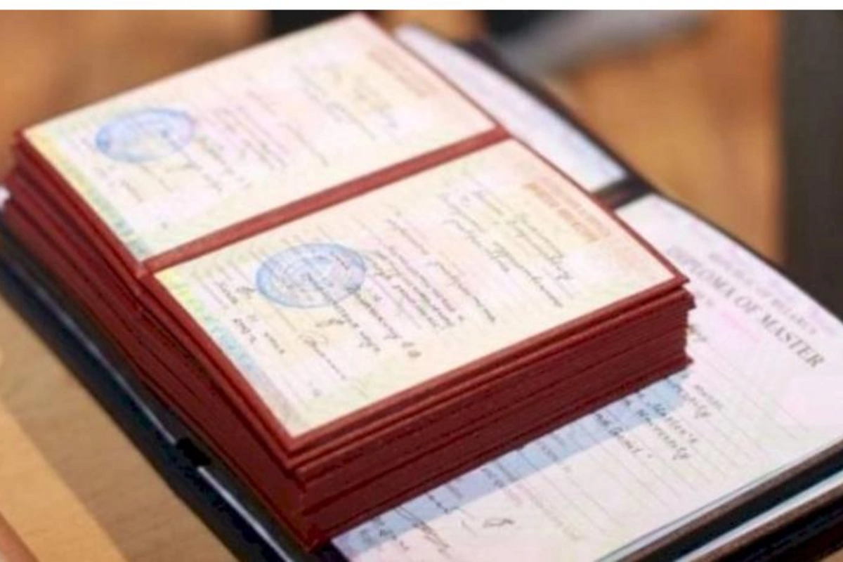 Şəhid tələbələrin diplomları ailələrinə verildi