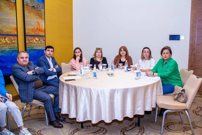 Türkiyəli jurnalist çap mediası subyektlərinin nümayəndələri üçün təlim keçib — FOTOLAR Türkiyəli jurnalist çap mediası subyektlərinin nümayəndələri üçün təlim keçib — FOTOLAR