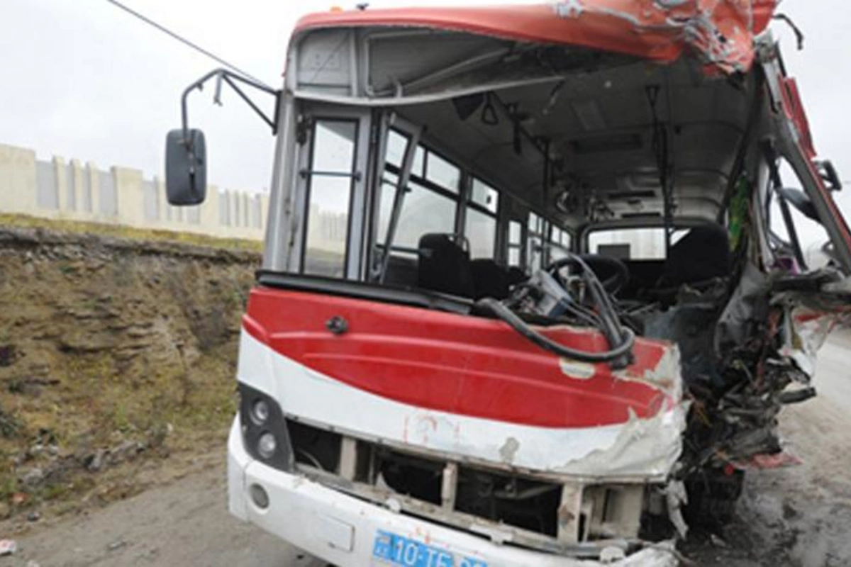 Şəmkirdə avtobus qəzası — Yaralılar var