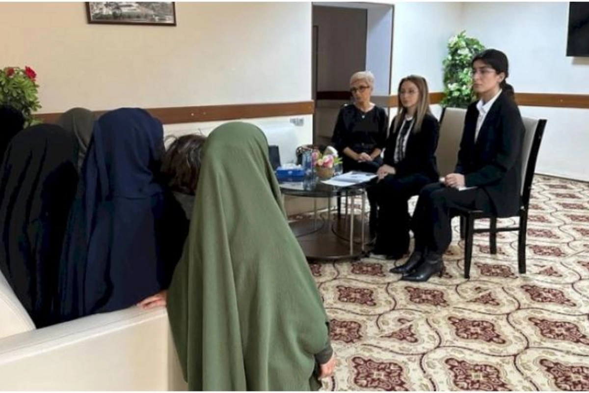 Ombudsmanın nümayəndələri Suriyadan gətirilən qadın və uşaqlarla görüşdü