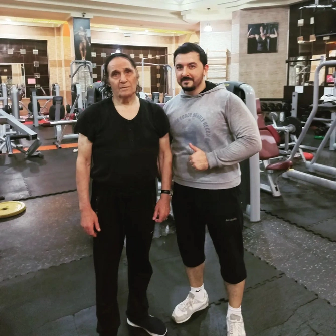 82 yaşlı Xalq artisti idman zalında — FOTO