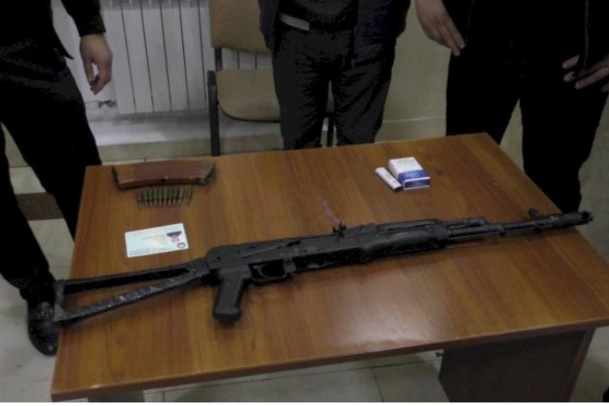 Keçmiş məhkum “Kalaşnikov“la tutuldu — FOTO