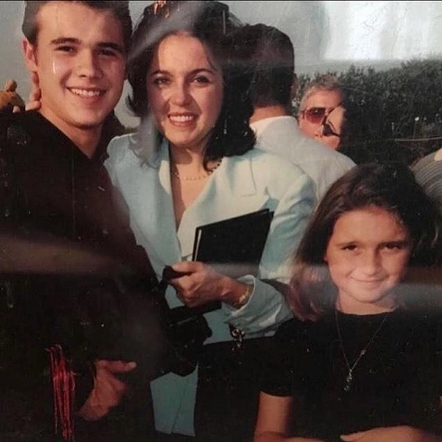Emin Ağalarov anası ilə şəkillərini paylaşıb — FOTOLAR Emin Ağalarov anası ilə şəkillərini paylaşıb — FOTOLAR