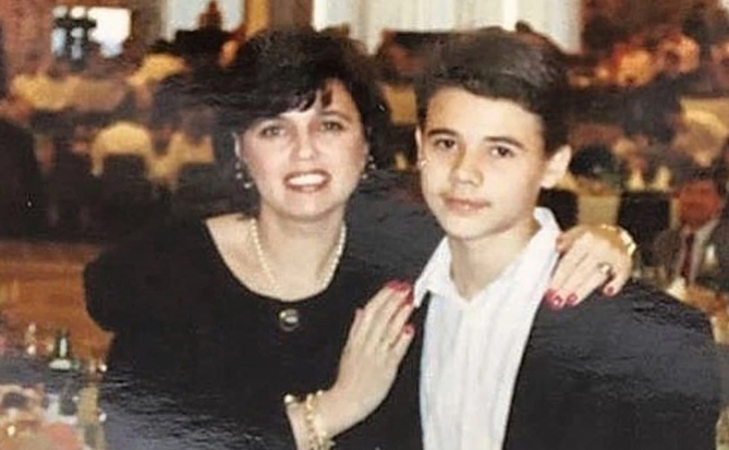 Emin Ağalarov anası ilə şəkillərini paylaşıb — FOTOLAR Emin Ağalarov anası ilə şəkillərini paylaşıb — FOTOLAR