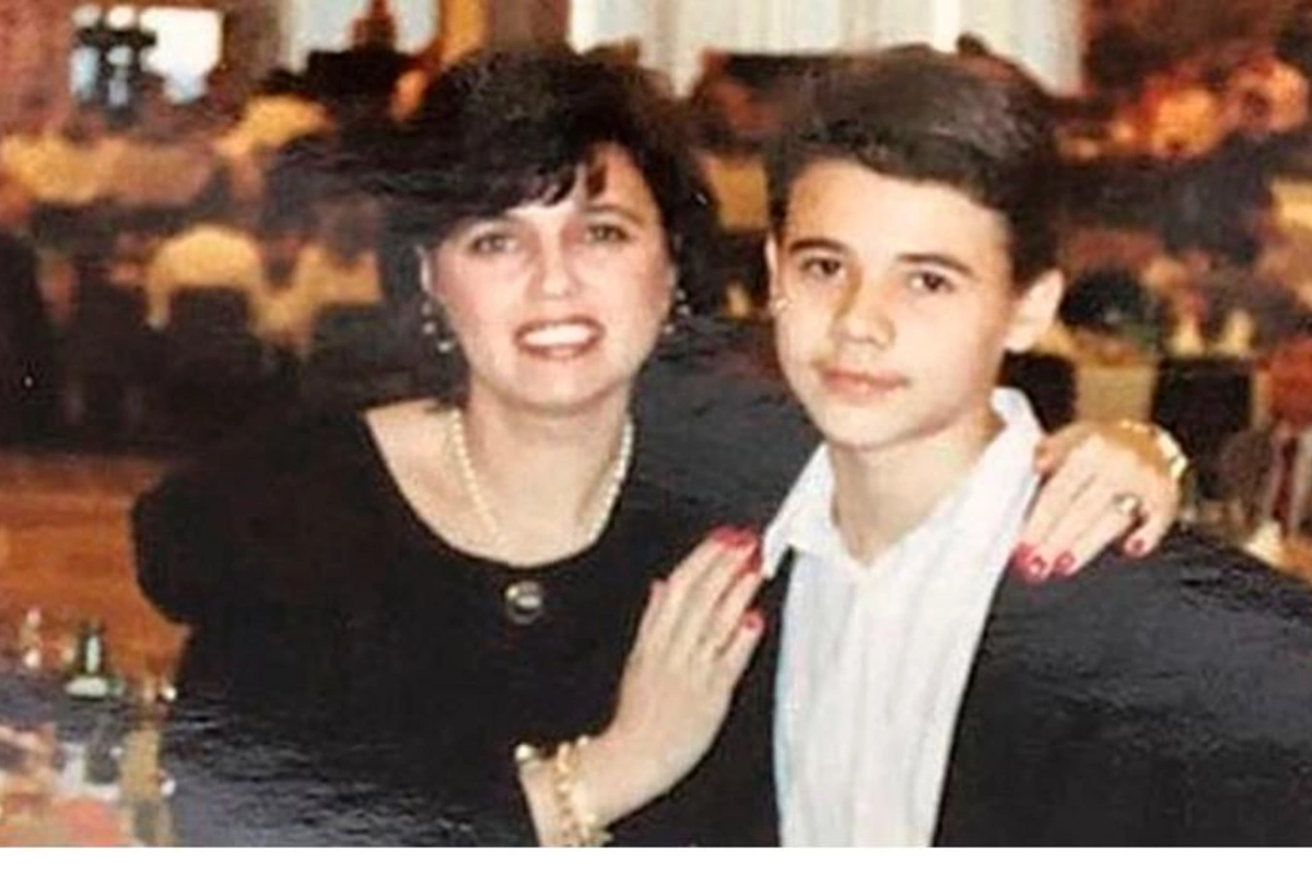 Emin Ağalarov anası ilə şəkillərini paylaşıb — FOTOLAR