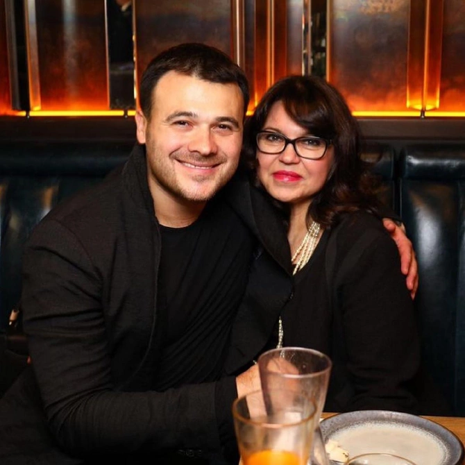 Emin Ağalarov anası ilə şəkillərini paylaşıb — FOTOLAR Emin Ağalarov anası ilə şəkillərini paylaşıb — FOTOLAR