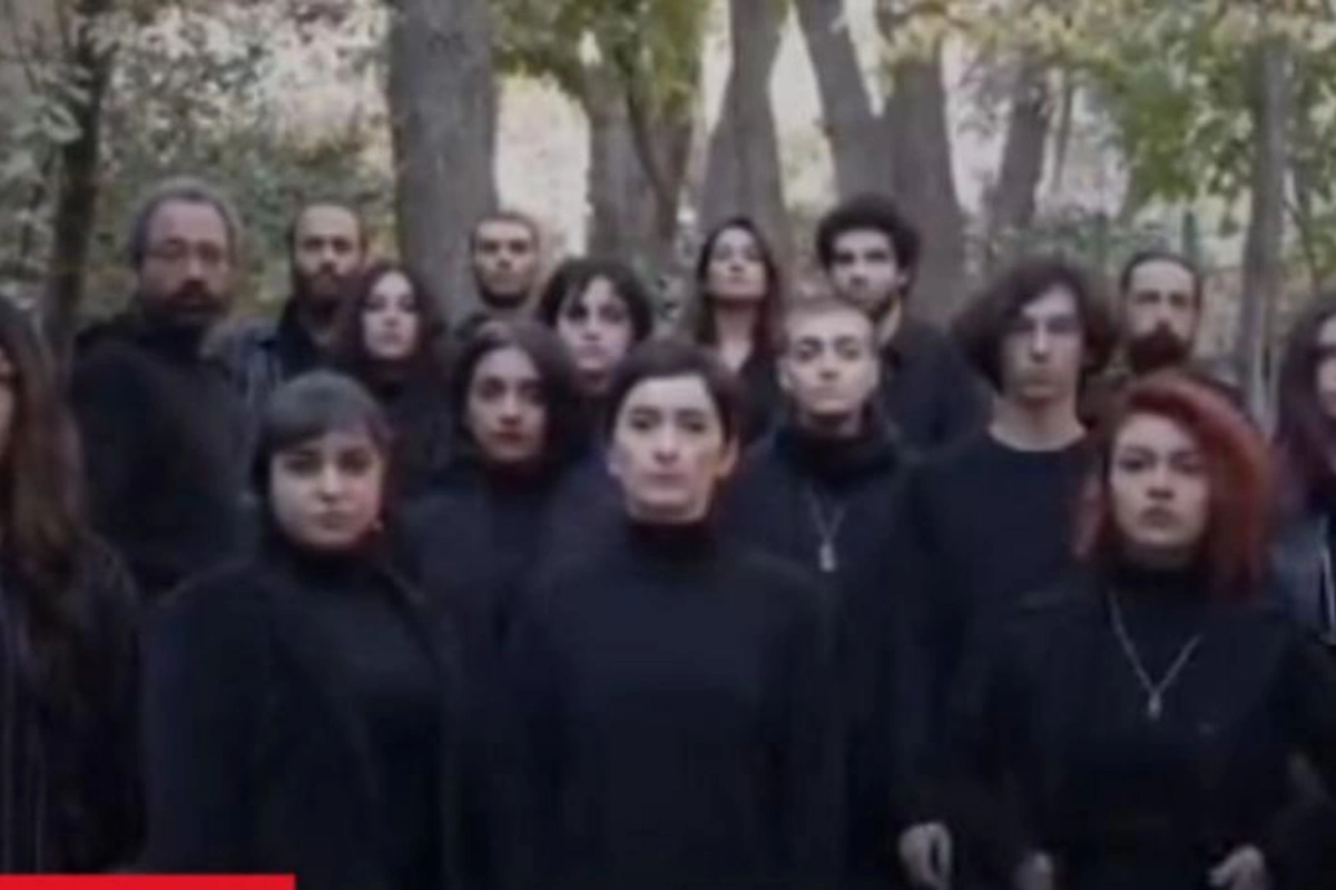 İranda teatr işçiləri hicabdan imtina etdilər — VİDEO