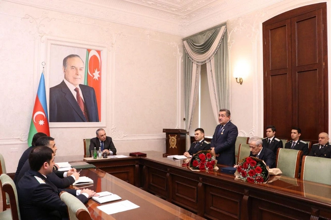 Baş Prokurorluğun iki vəzifəli şəxsi təqaüdə göndərildi (FOTO)
