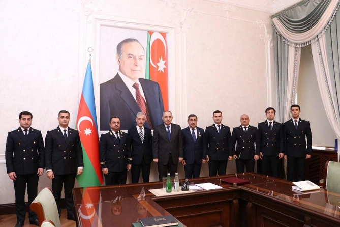 Baş Prokurorluğun iki vəzifəli şəxsi təqaüdə göndərildi (FOTO)