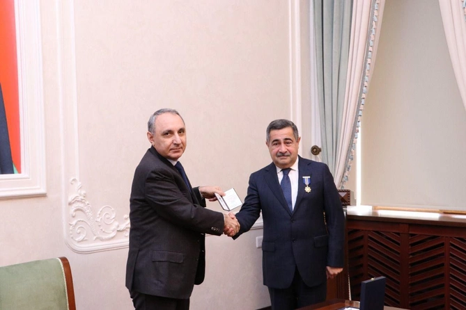 Baş Prokurorluğun iki vəzifəli şəxsi təqaüdə göndərildi (FOTO)