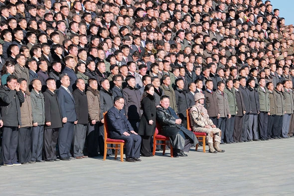 Kim Çen In qızı və nüvə raketi ilə gələcək nəsillərə mesaj göndərdi — FOTO