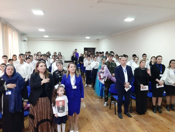 “Şuşanın 270 anı” filmi şagirdlərə təqdim olundu — FOTOLAR “Şuşanın 270 anı” filmi şagirdlərə təqdim olundu — FOTOLAR