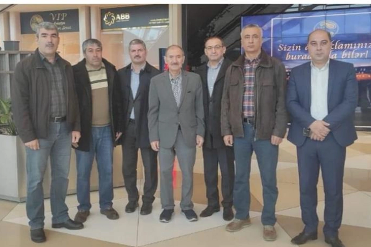 Cəmil Həsənli Bakıya qayıtdı
