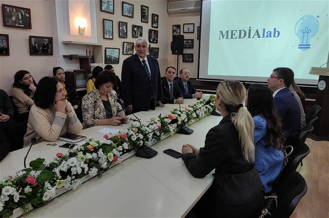 MEDİA Agentliyi ilə Azərbaycan Dillər Universiteti arasında görüş keçirilib — FOTOLAR MEDİA Agentliyi ilə Azərbaycan Dillər Universiteti arasında görüş keçirilib — FOTOLAR