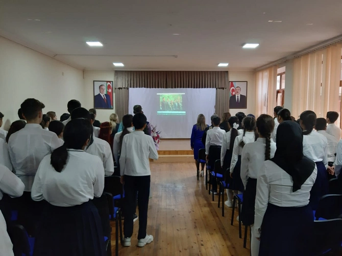 “Şuşanın 270 anı” filmi şagirdlərə təqdim olundu — FOTOLAR “Şuşanın 270 anı” filmi şagirdlərə təqdim olundu — FOTOLAR