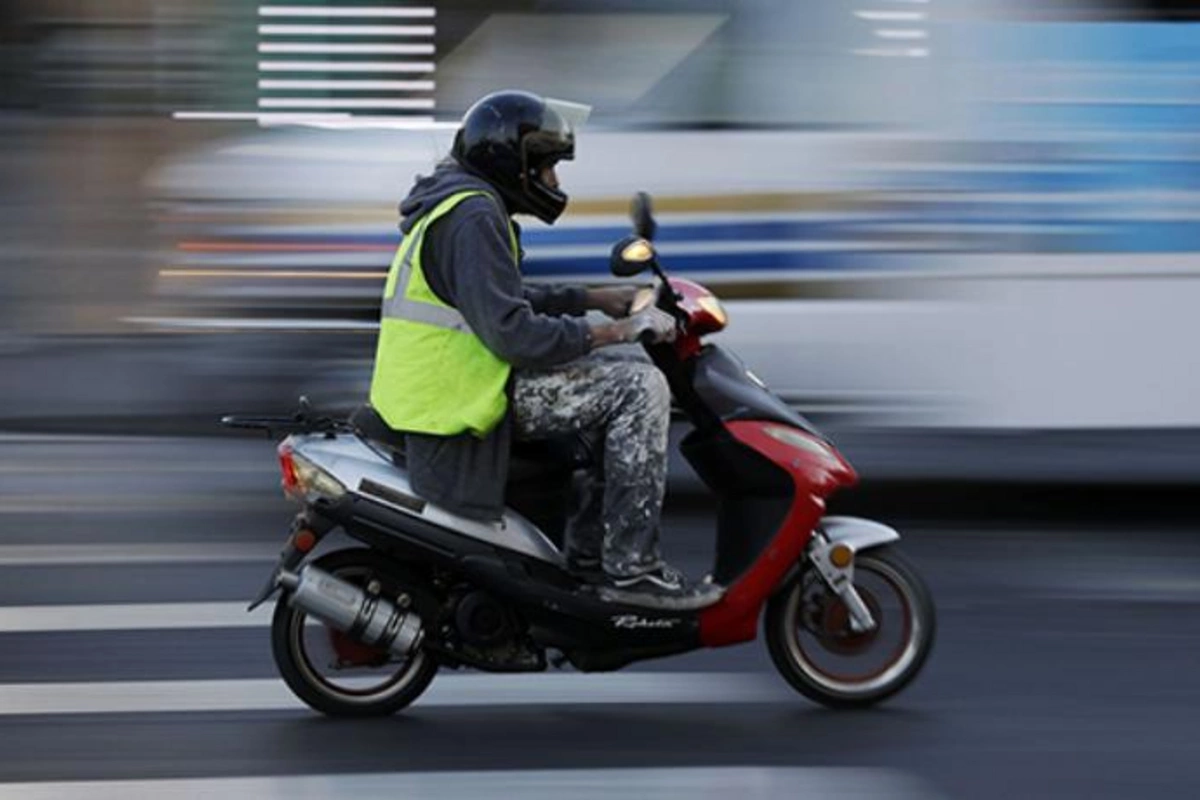 Bu şəxslər moped sürə bilməyəcək — Qanun dəyişir