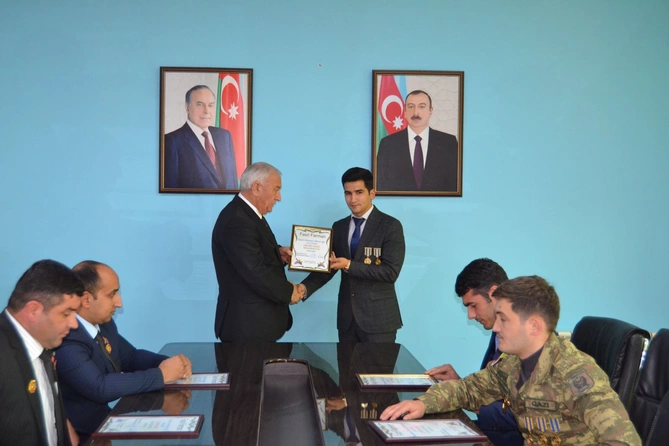 Füzuli rayonunda dövlət qulluğunda çalışan şəhid ailələri və qazilərlə görüş keçirildi — FOTOLAR Füzuli rayonunda dövlət qulluğunda çalışan şəhid ailələri və qazilərlə görüş keçirildi — FOTOLAR