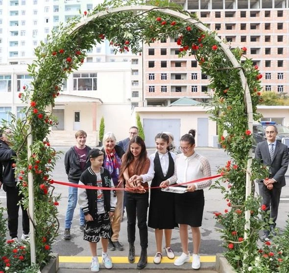 Leyla Əliyevanın iştirakı ilə növbəti abadlaşdırılmış həyətin açılışı olub — FOTO