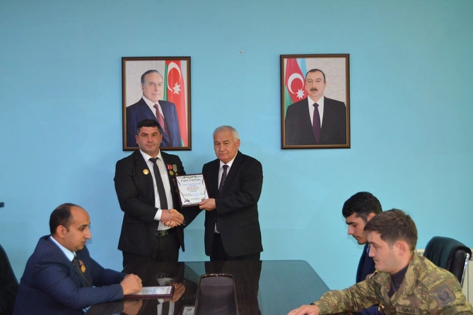 Füzuli rayonunda dövlət qulluğunda çalışan şəhid ailələri və qazilərlə görüş keçirildi — FOTOLAR Füzuli rayonunda dövlət qulluğunda çalışan şəhid ailələri və qazilərlə görüş keçirildi — FOTOLAR